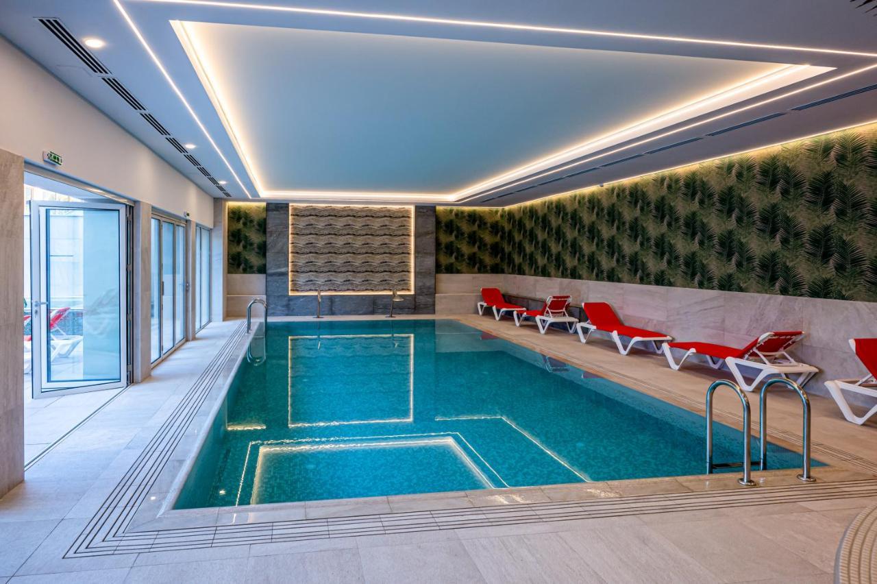 Hotel Carolin Келіменешті Екстер'єр фото