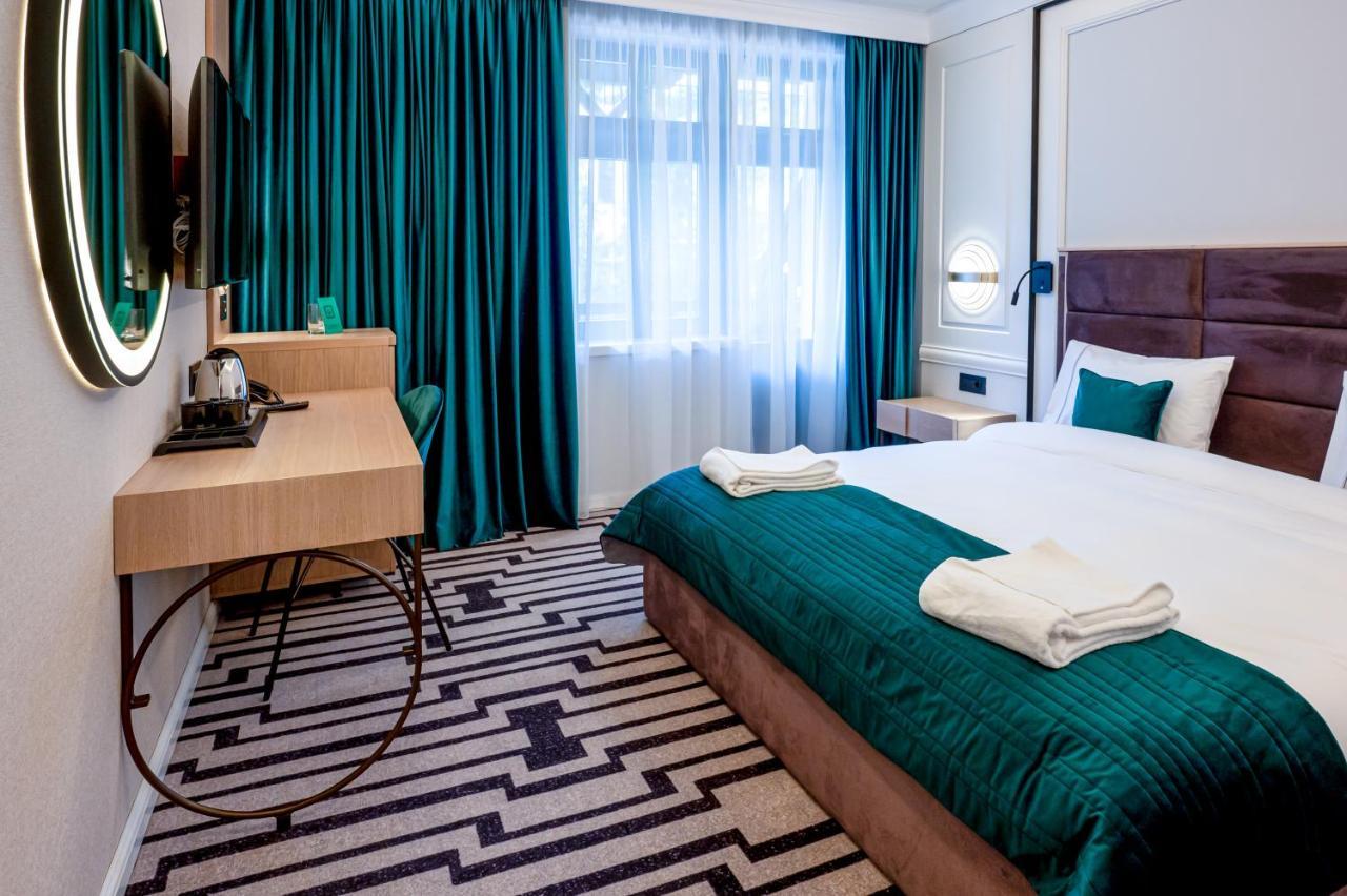 Hotel Carolin Келіменешті Екстер'єр фото