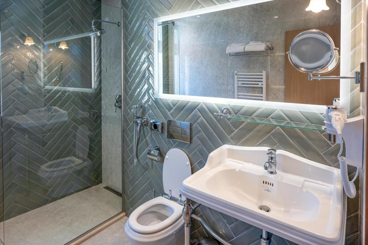Hotel Carolin Келіменешті Екстер'єр фото