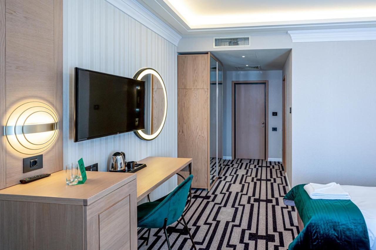 Hotel Carolin Келіменешті Екстер'єр фото